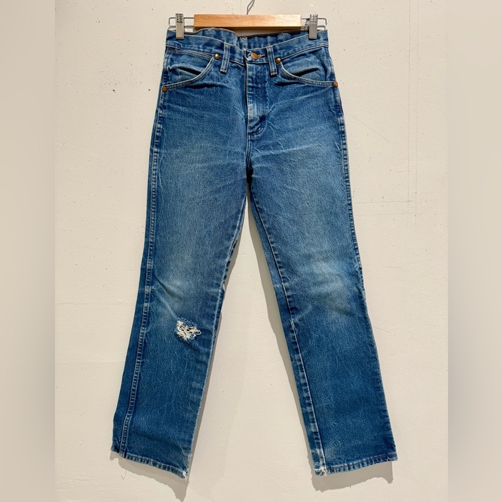 Beautifully distressed Wrangler Jeans 0936 Cowboy Cut Slim-fit, size 29x30